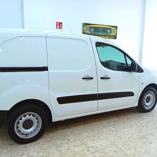4 | AUTOS ESTURIO SOCIEDAD LIMITADA